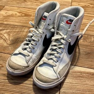 Nike Youth Size 5 Blazer High-Top Sneakers
